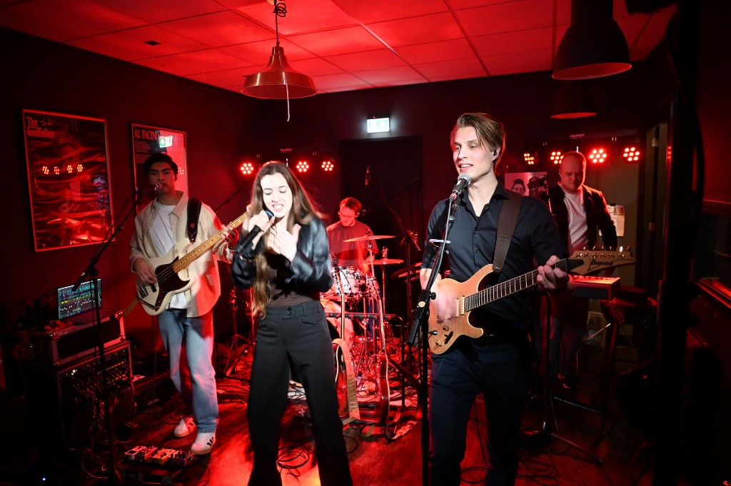 ../Images/10 jaar Ro's Barbershop 065.jpg